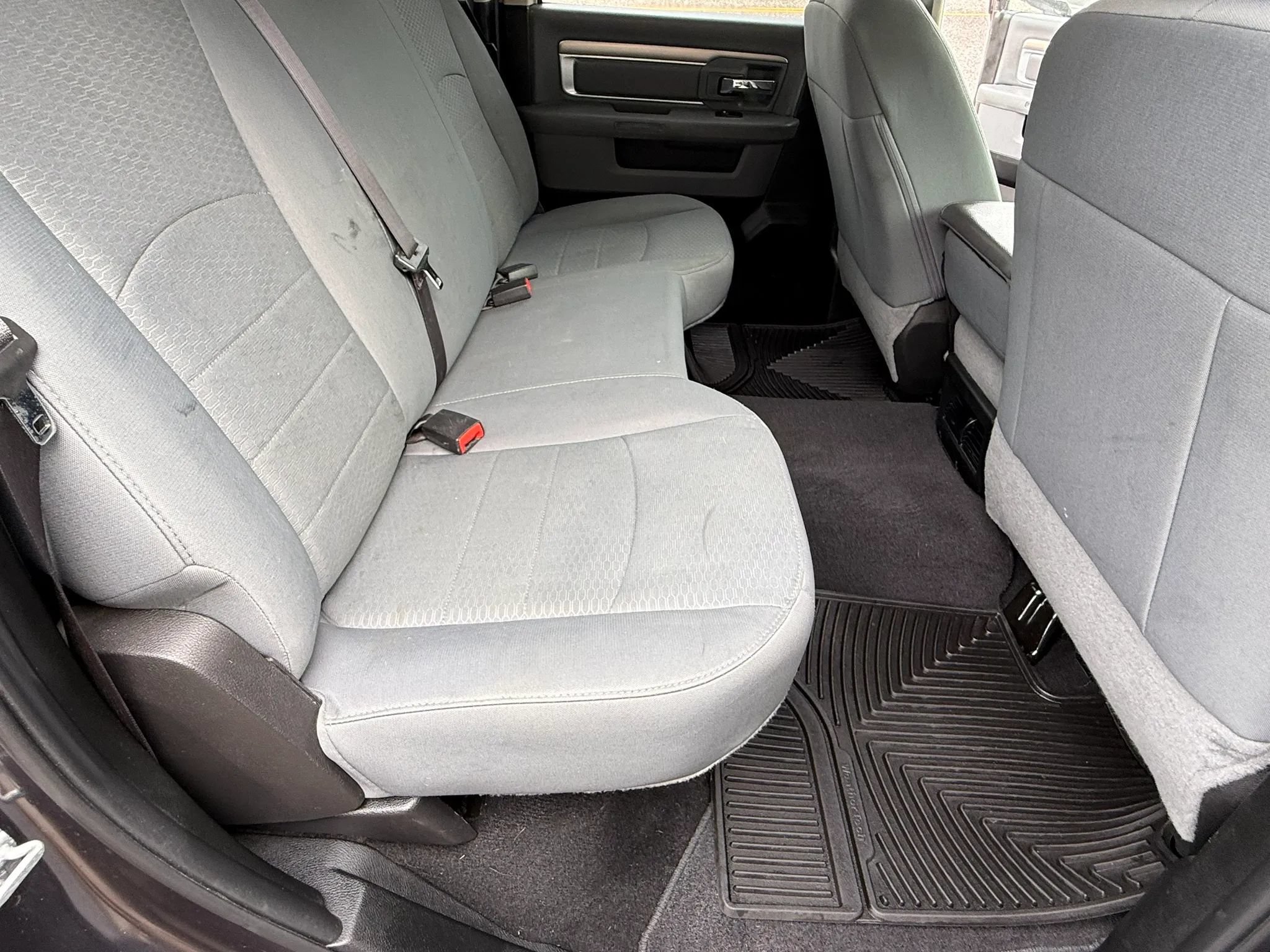 Used 2019 RAM 1500 Classic SLT AWD/4WD image 15