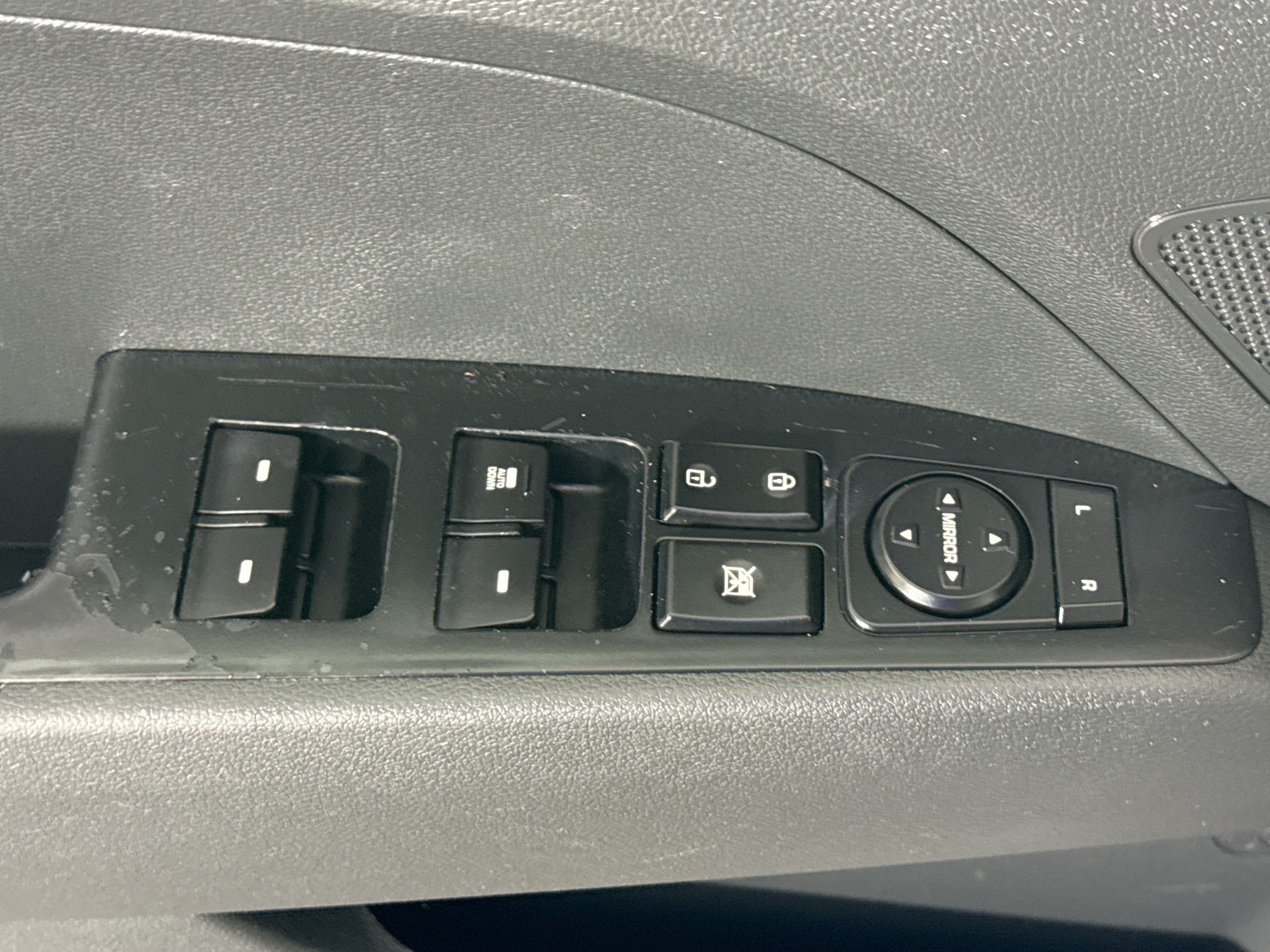 Used 2020 Hyundai Elantra SE w/ Cargo Package (C1) FWD image 23