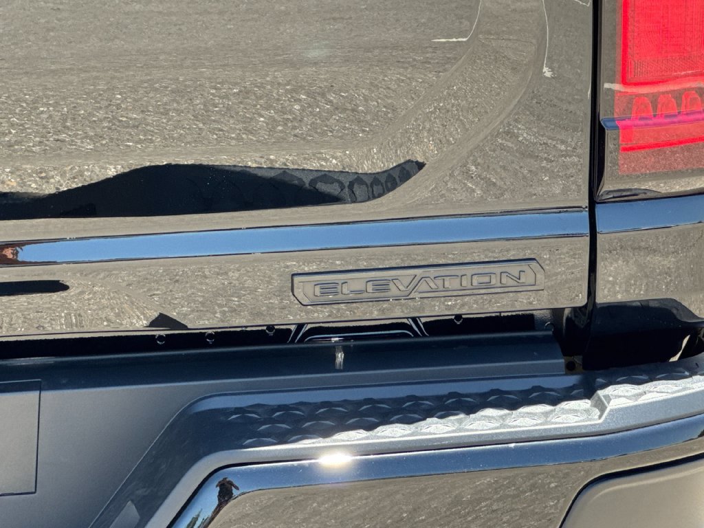New 2026 GMC Canyon Elevation w/ LPO, Black Badging Package RWD image 24
