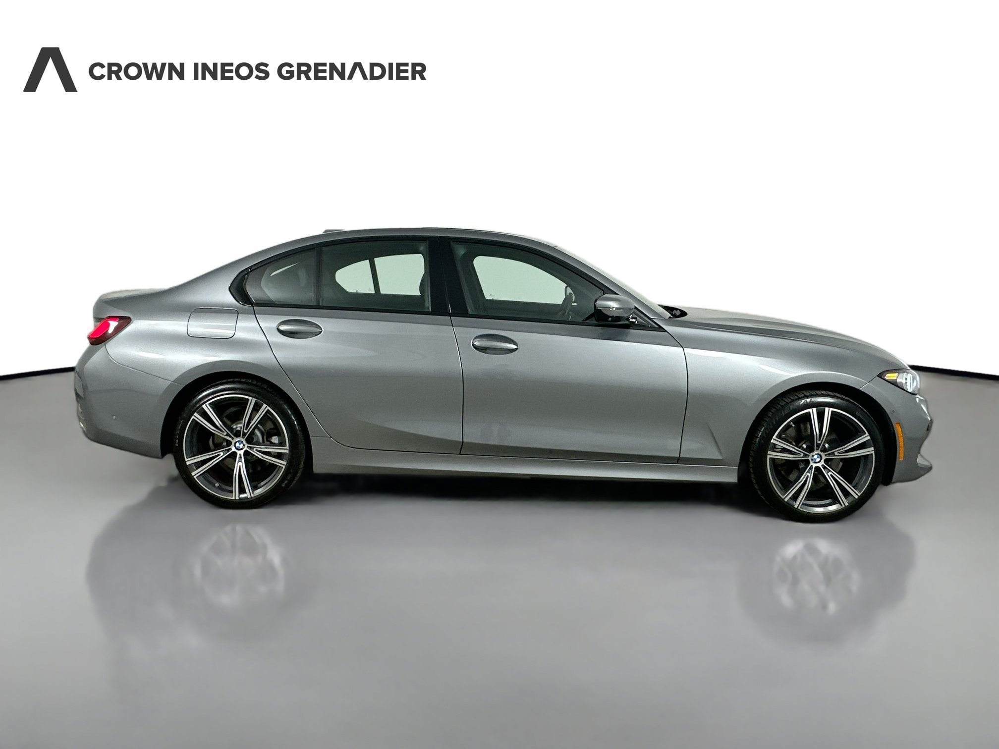 Used 2023 BMW 330i xDrive Sedan w/ Premium Package AWD/4WD image 4