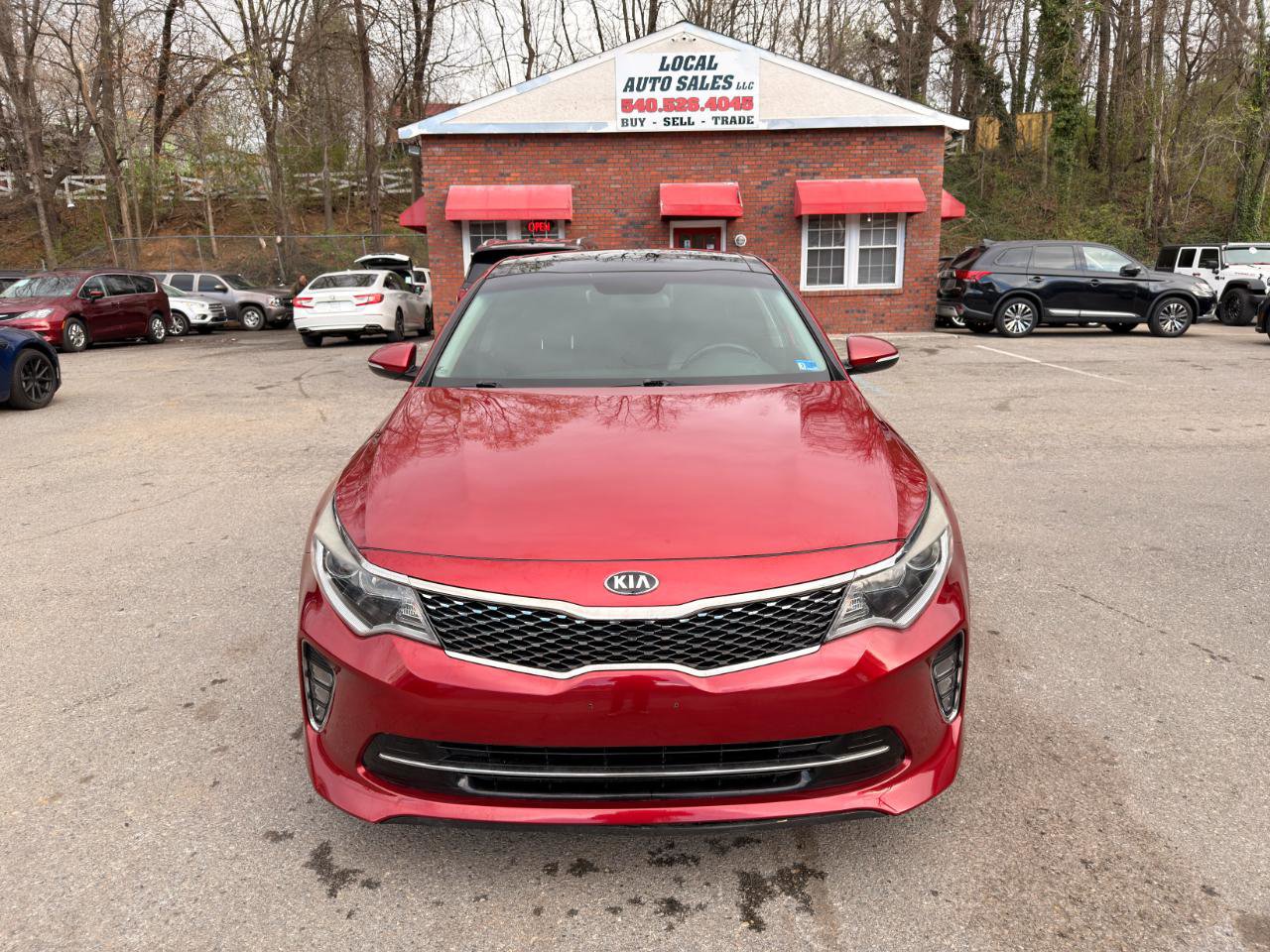 Used 2018 Kia Optima S w/ Panoramic Sunroof Package image 2
