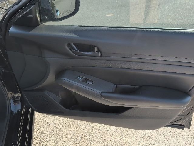 Used 2023 Nissan Altima 2.5 S image 12