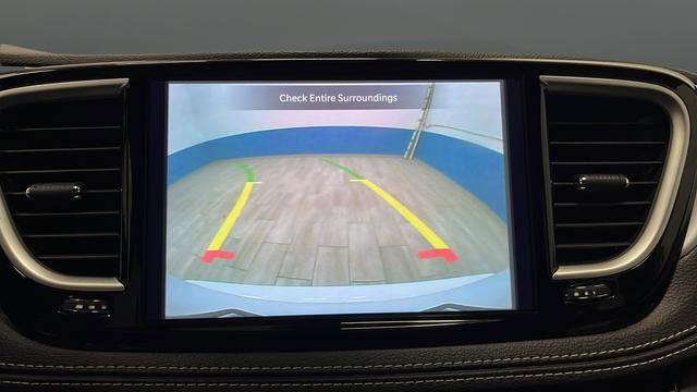 Used 2024 Chrysler Pacifica Touring image 13