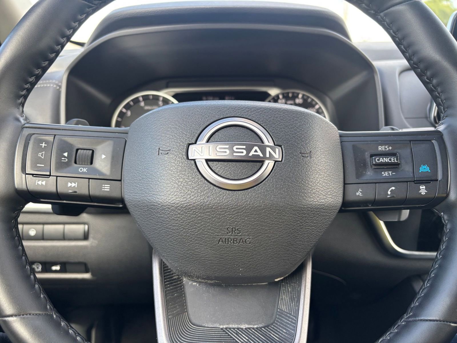 Used 2025 Nissan Rogue SV AWD/4WD image 30