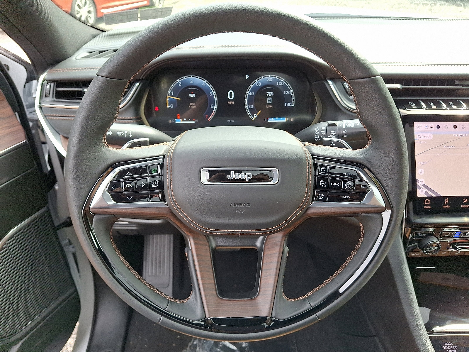 New 2025 Jeep Grand Cherokee L Summit w/ Luxury Tech Group V image 11