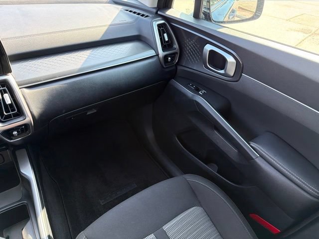 Used 2021 Kia Sorento LX FWD image 19