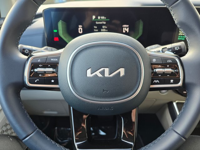 Used 2026 Kia Carnival EX FWD image 23