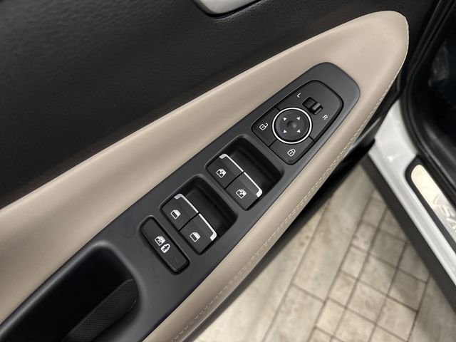Used 2023 Hyundai Santa Fe SEL Premium image 32