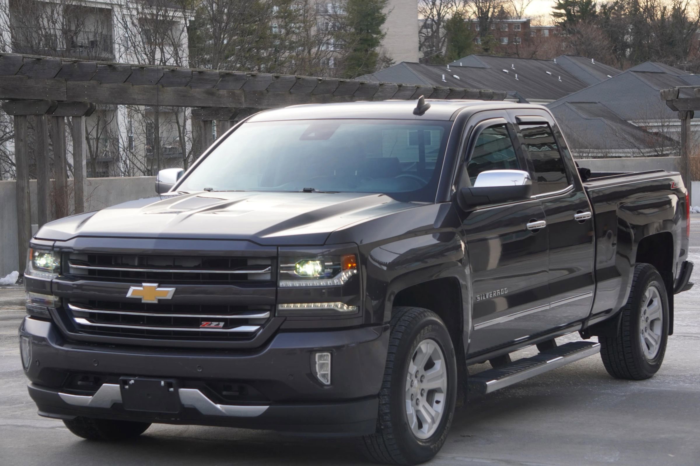 Used 2016 Chevrolet Silverado 1500 LTZ Z71 w/ LTZ Plus Package AWD/4WD image 23