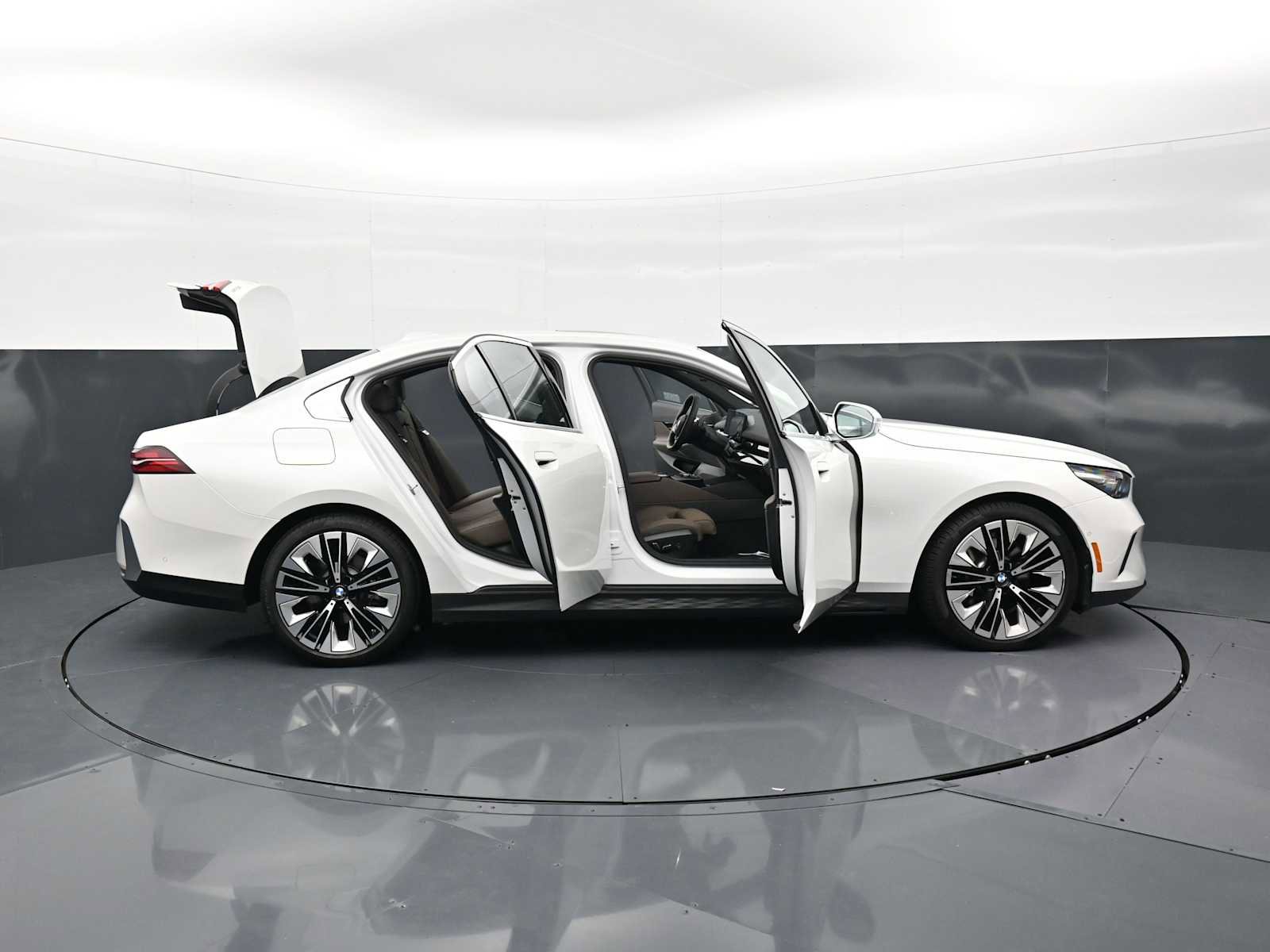 Used 2026 BMW 530i RWD image 34