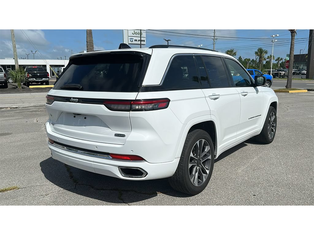 Used 2023 Jeep Grand Cherokee Overland AWD/4WD image 6
