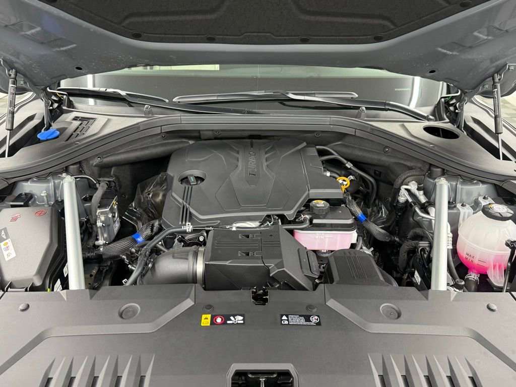 Used 2026 Genesis GV70 2.5T Advanced image 38