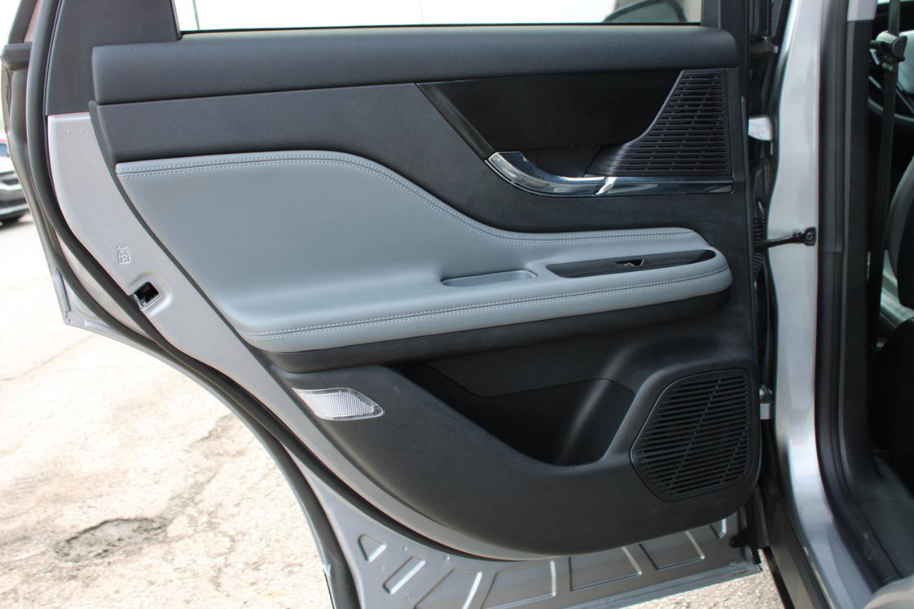 Used 2022 Lincoln Corsair Reserve w/ Elements Package FWD image 36