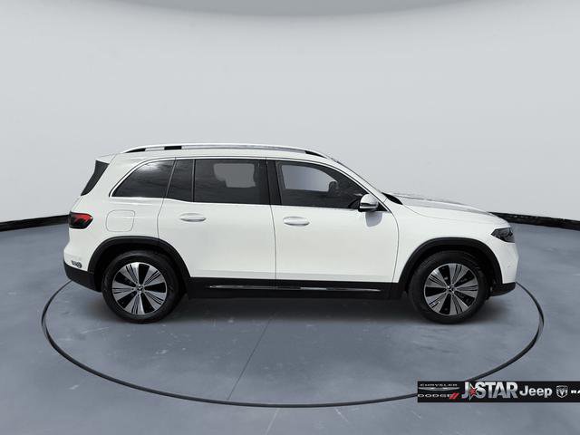 Used 2023 Mercedes-Benz EQB 300 4MATIC image 4