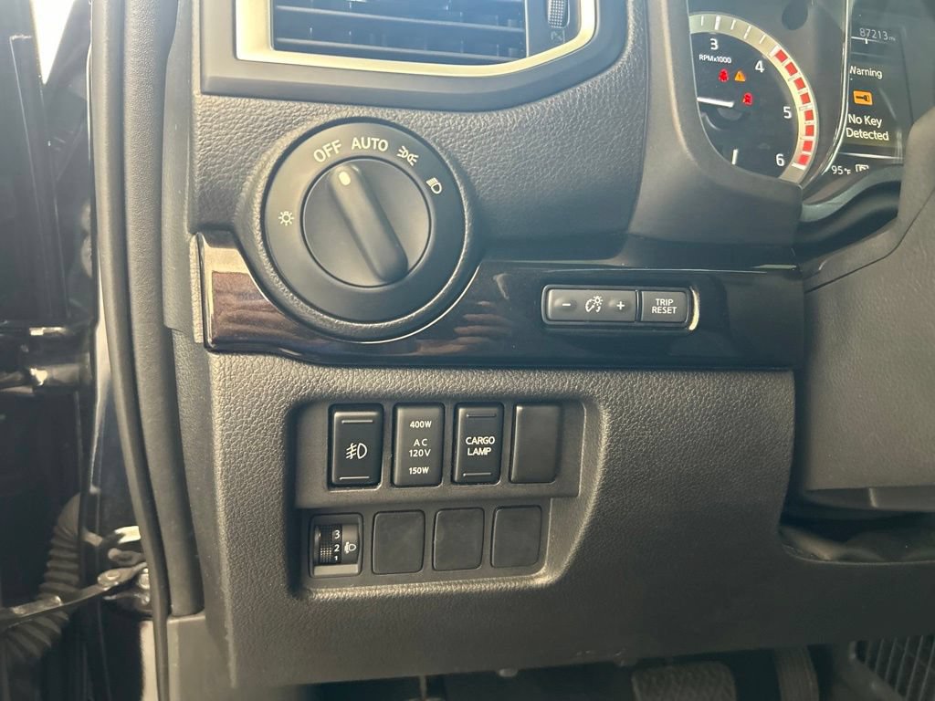 Used 2018 Nissan Titan SV w/ SV Convenience Package AWD/4WD image 44