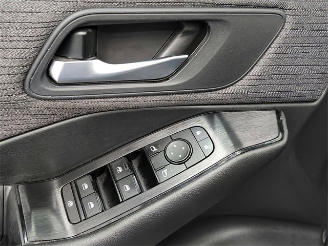 Used 2021 Nissan Rogue SV image 24