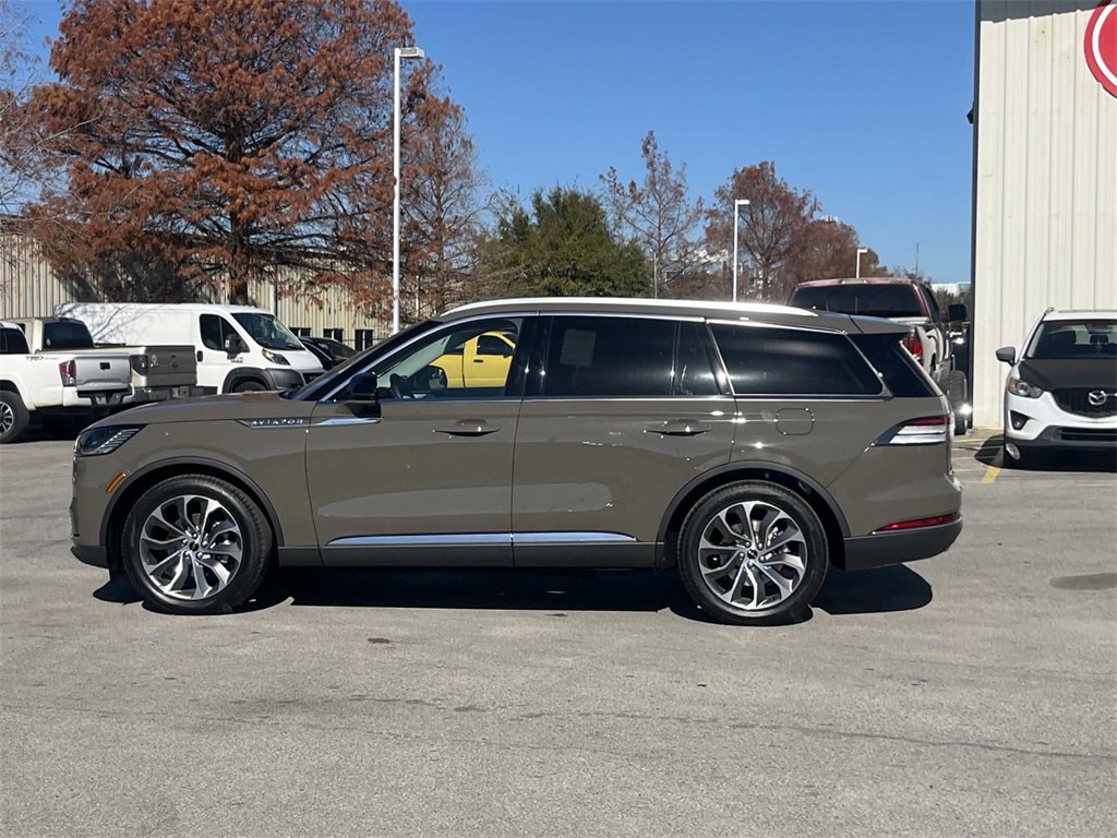 New 2026 Lincoln Aviator Reserve w/ Luxury Package image 2