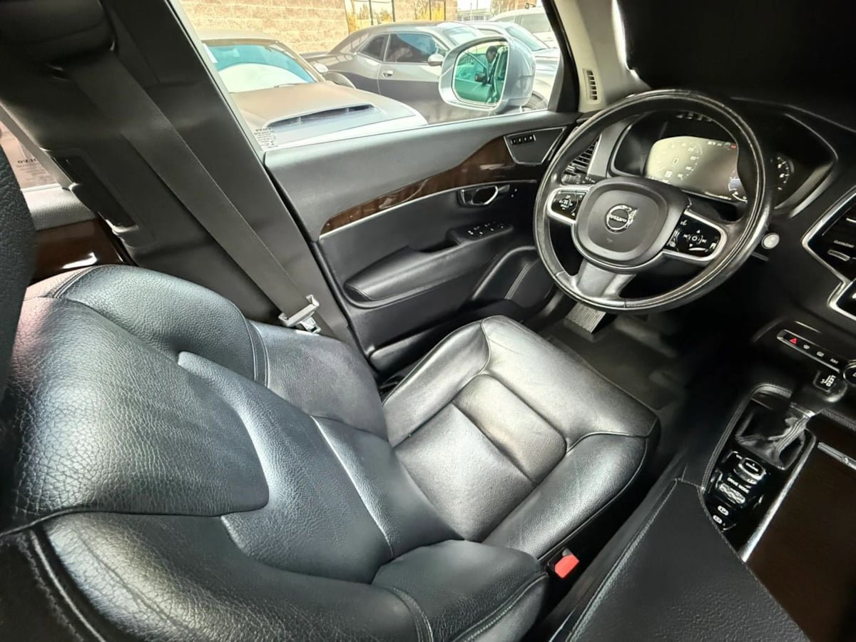 Used 2016 Volvo XC90 T6 Momentum w/ Momentum Plus Package AWD/4WD image 50