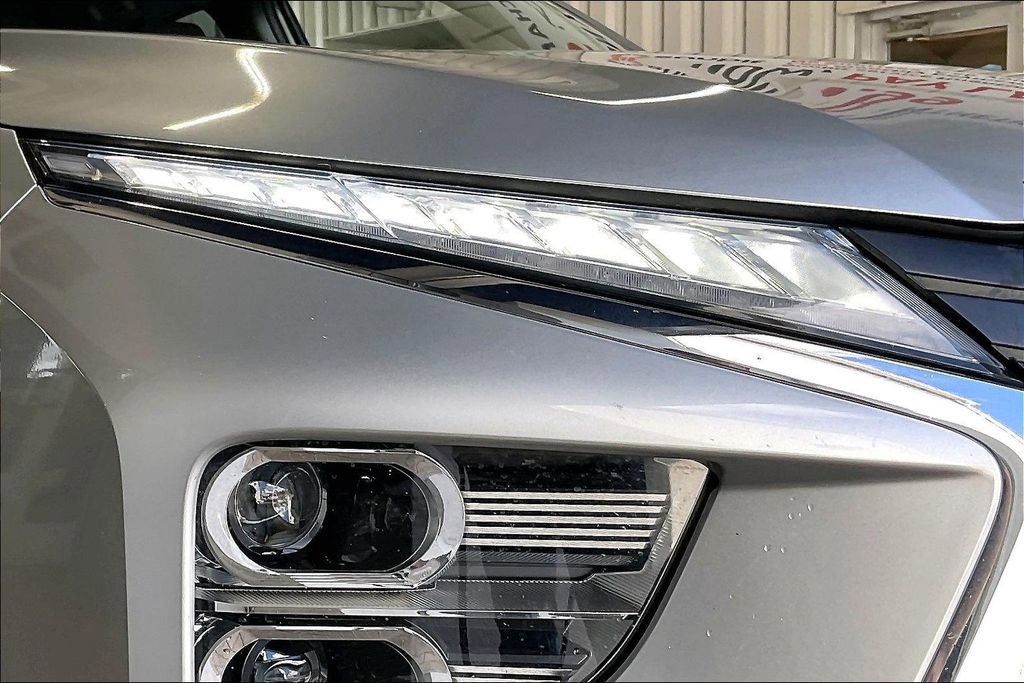 Used 2022 Mitsubishi Eclipse Cross SE image 25