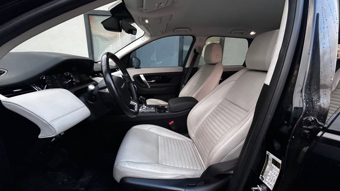 Used 2020 Land Rover Discovery Sport S image 11