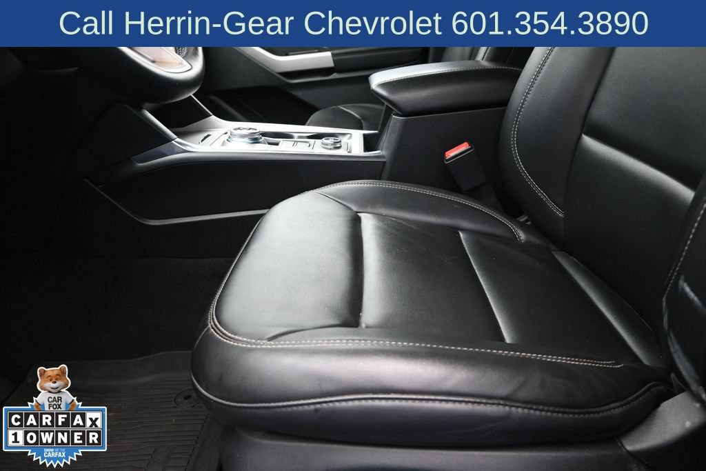 Used 2023 Ford Explorer XLT w/ Equipment Group 202A AWD/4WD image 13
