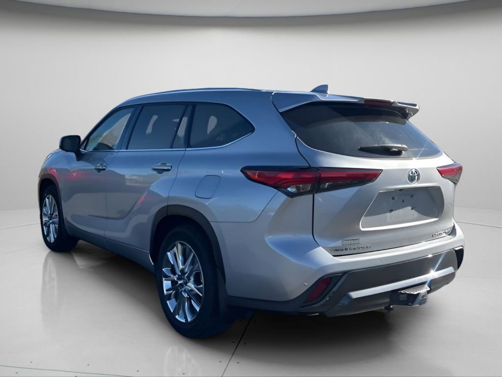 Used 2023 Toyota Highlander Limited image 6