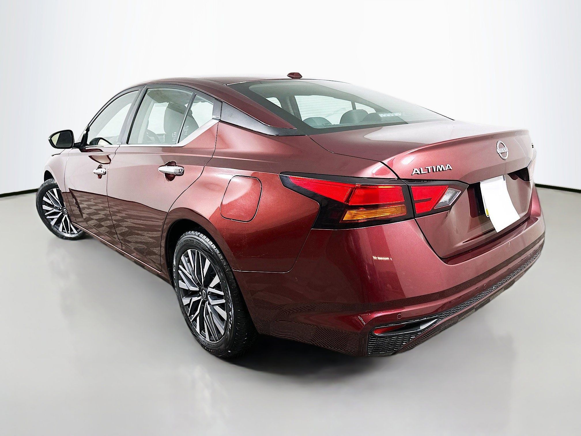 Used 2023 Nissan Altima 2.5 SV image 5