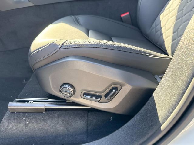 New 2026 Volvo XC90 B5 Plus w/ Protection Package Premier AWD/4WD image 23