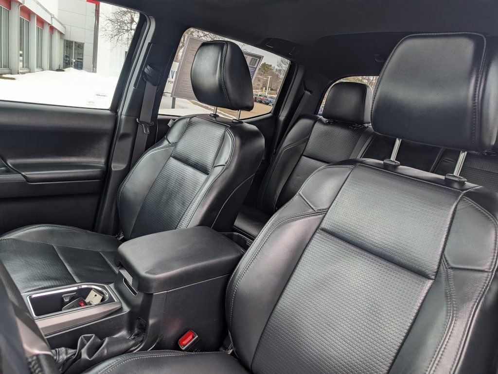 Used 2018 Toyota Tacoma Limited image 17