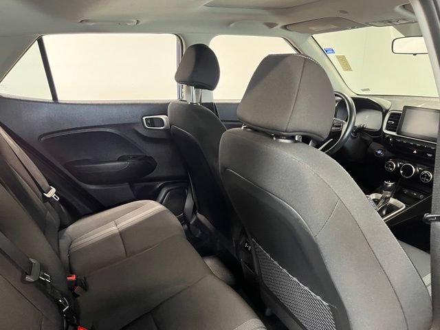 Used 2025 Hyundai Venue SEL FWD image 14