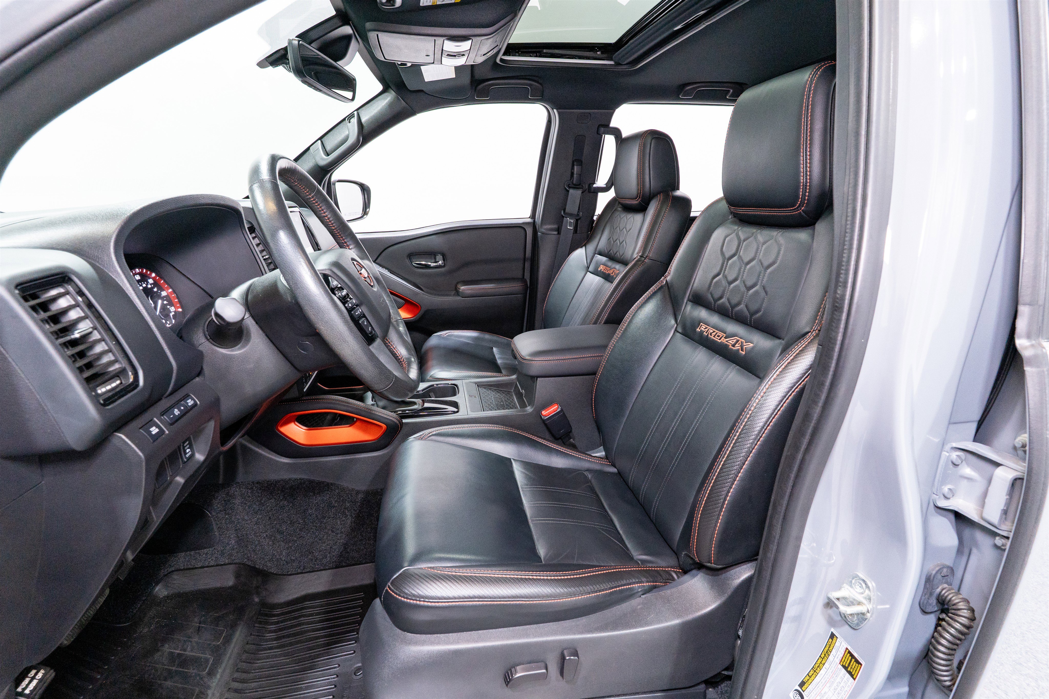 Used 2023 Nissan Frontier PRO-4X w/ Pro-4X Premium Package image 18