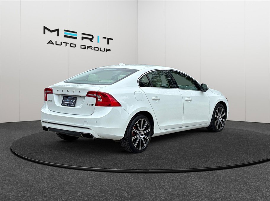 Used 2016 Volvo S60 T5 Inscription Platinum w/ Climate Package AWD/4WD image 9