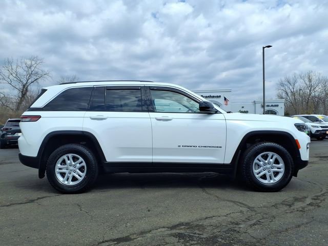 Certified 2023 Jeep Grand Cherokee Laredo w/ Luxury Tech Group I AWD/4WD image 2