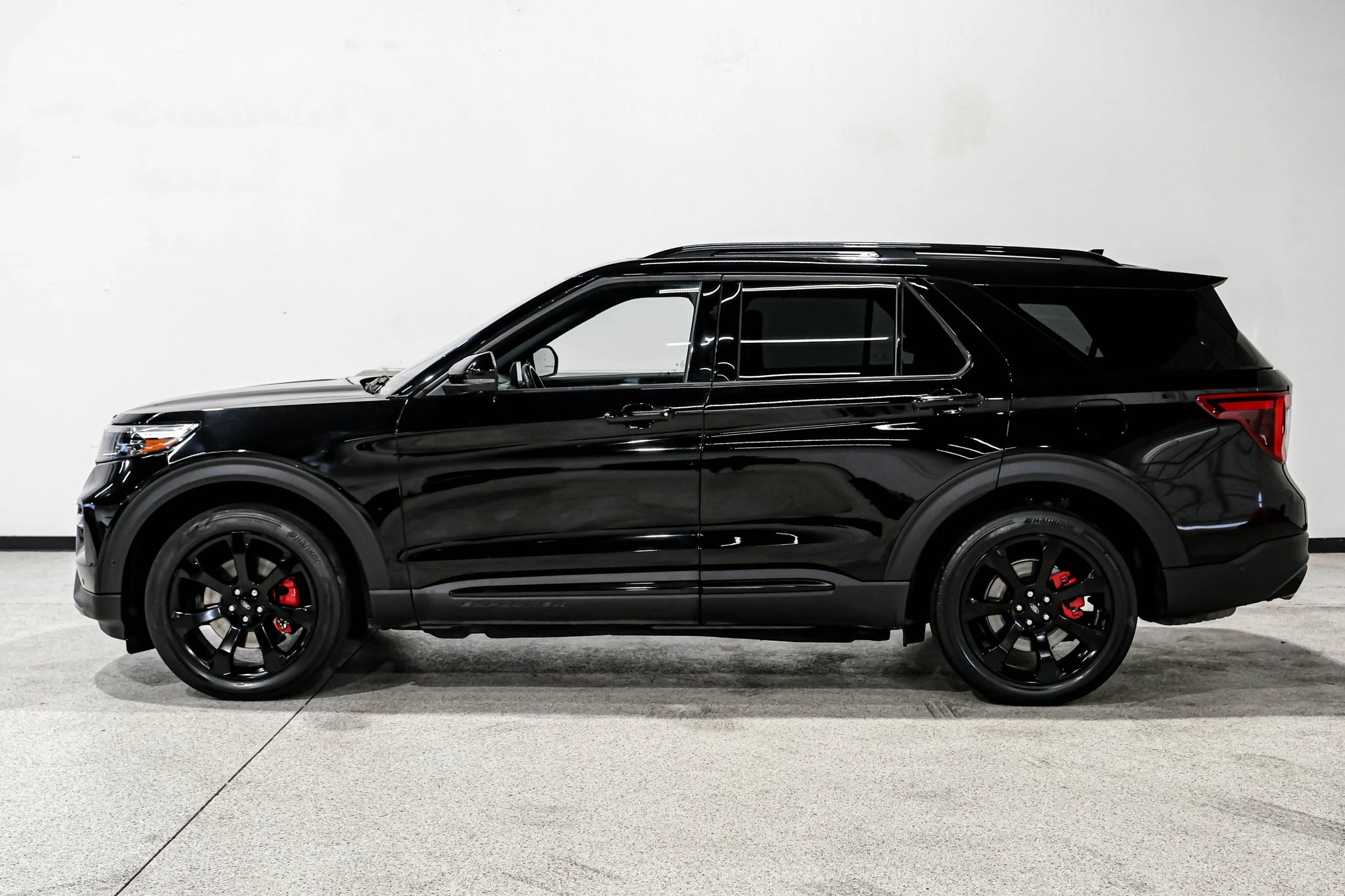 Used 2020 Ford Explorer ST w/ ST Street Pack AWD/4WD image 9