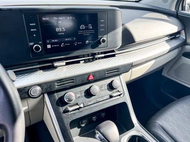 Certified 2024 Kia Carnival LX image 22