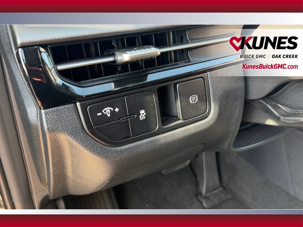 Used 2026 Kia Sportage LX FWD image 19