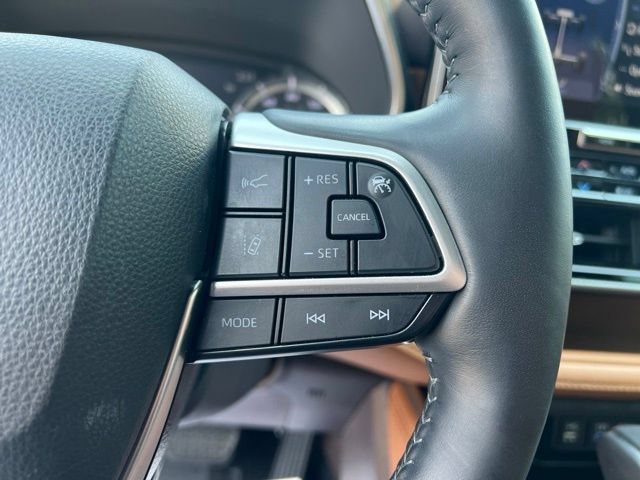 Used 2022 Toyota Highlander Platinum AWD/4WD image 15