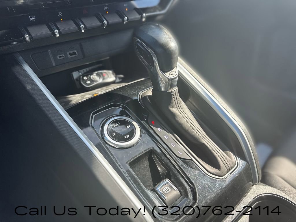 Used 2023 Chevrolet Colorado LT w/ LT Convenience Package III image 9