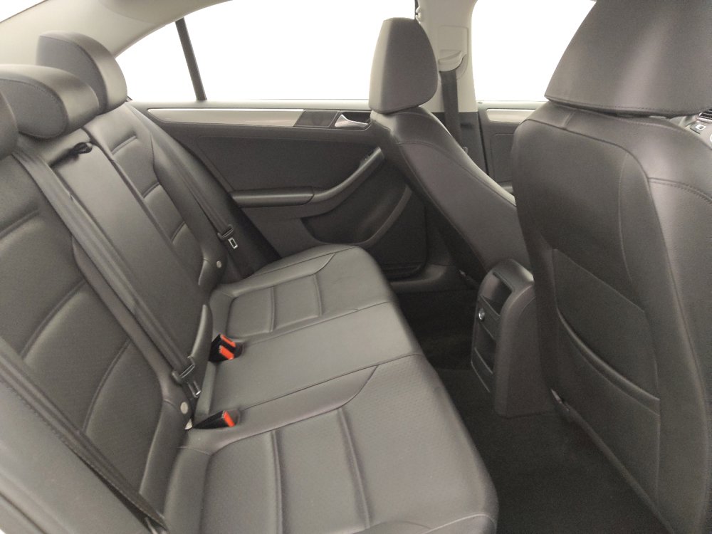 Used 2015 Volkswagen Jetta SE FWD image 19