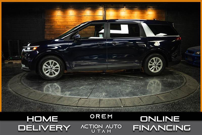 Used 2024 Kia Carnival LX image 1
