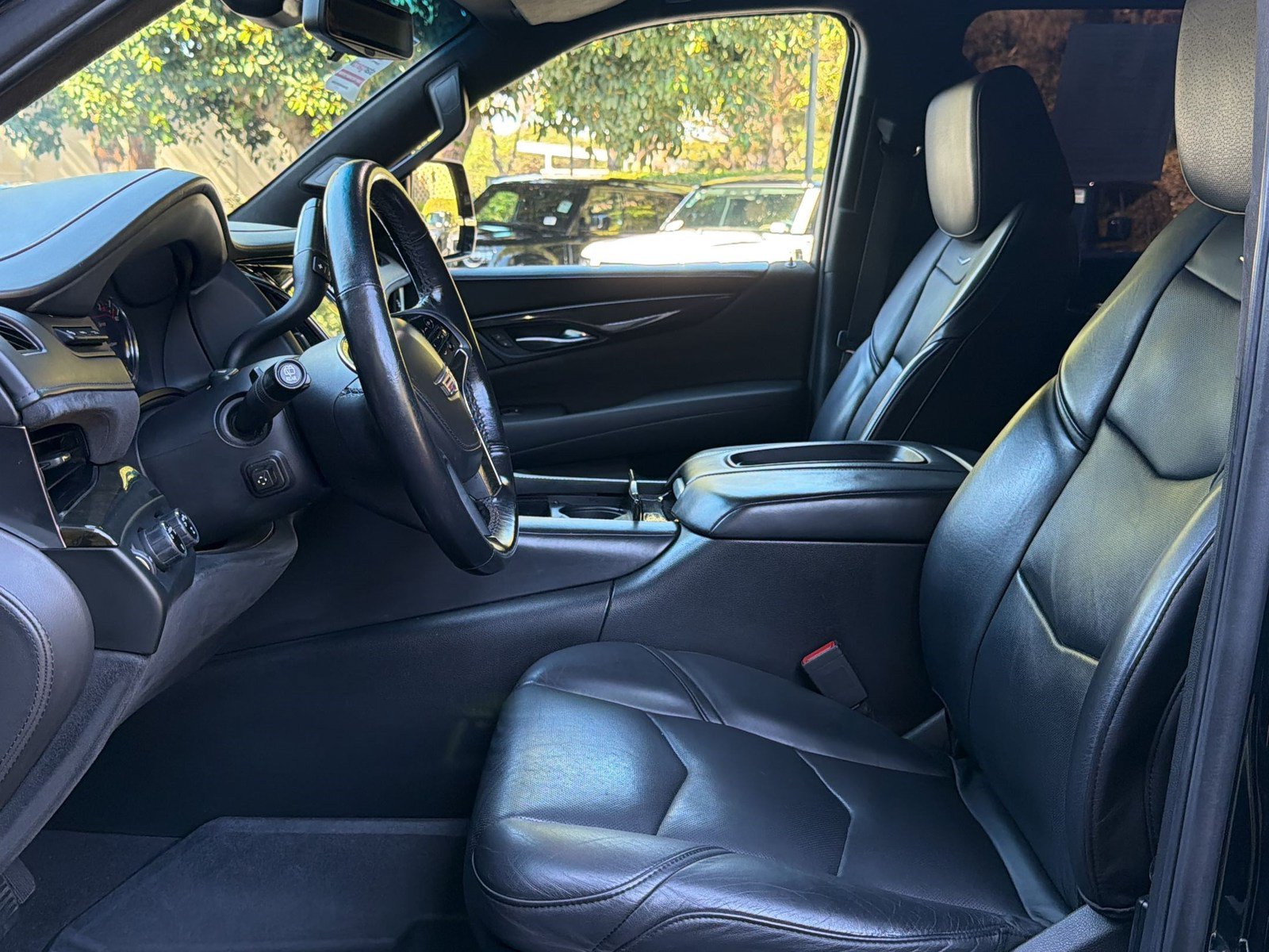 Used 2019 Cadillac Escalade ESV Platinum AWD/4WD image 5