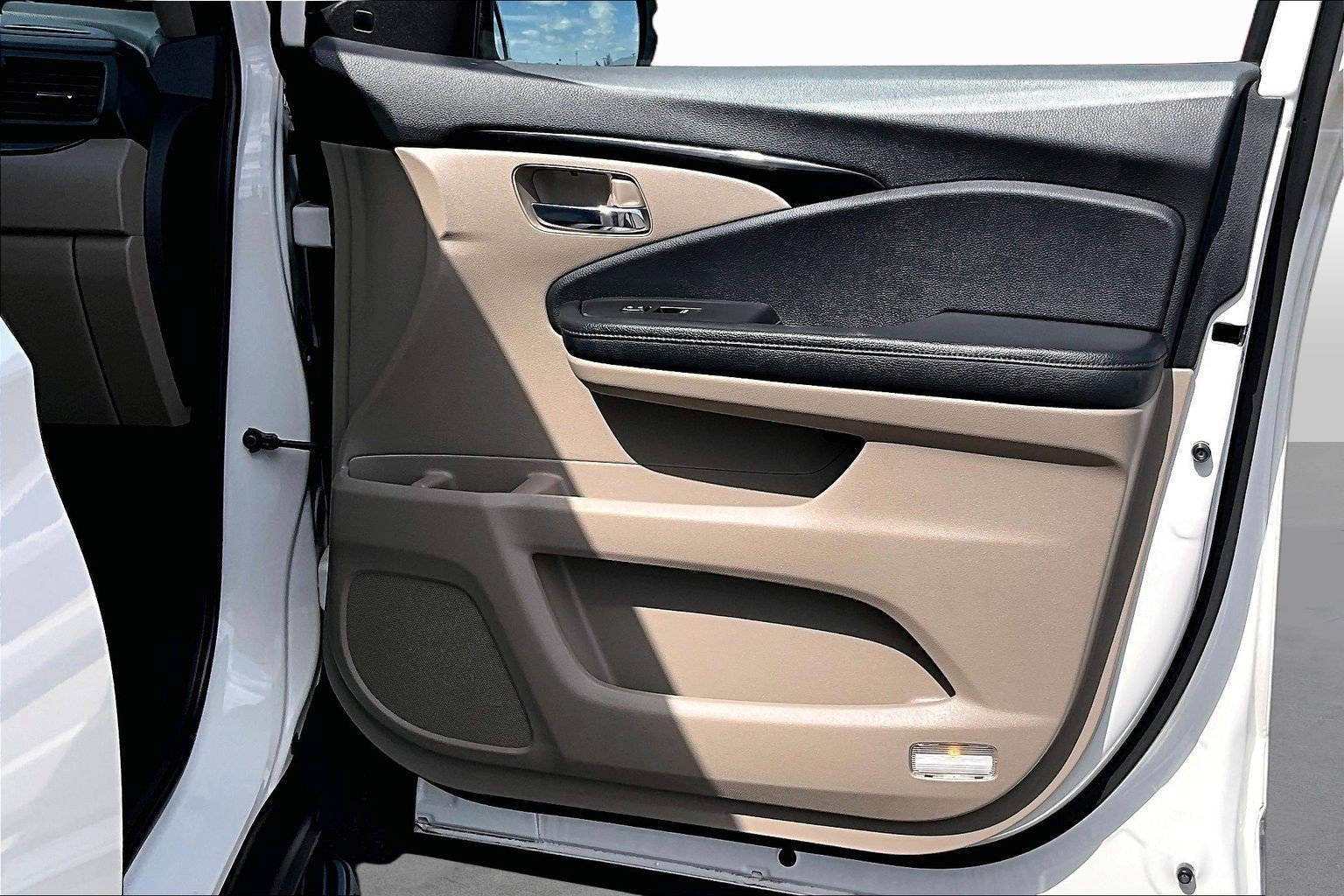 Used 2019 Honda Pilot Touring image 18