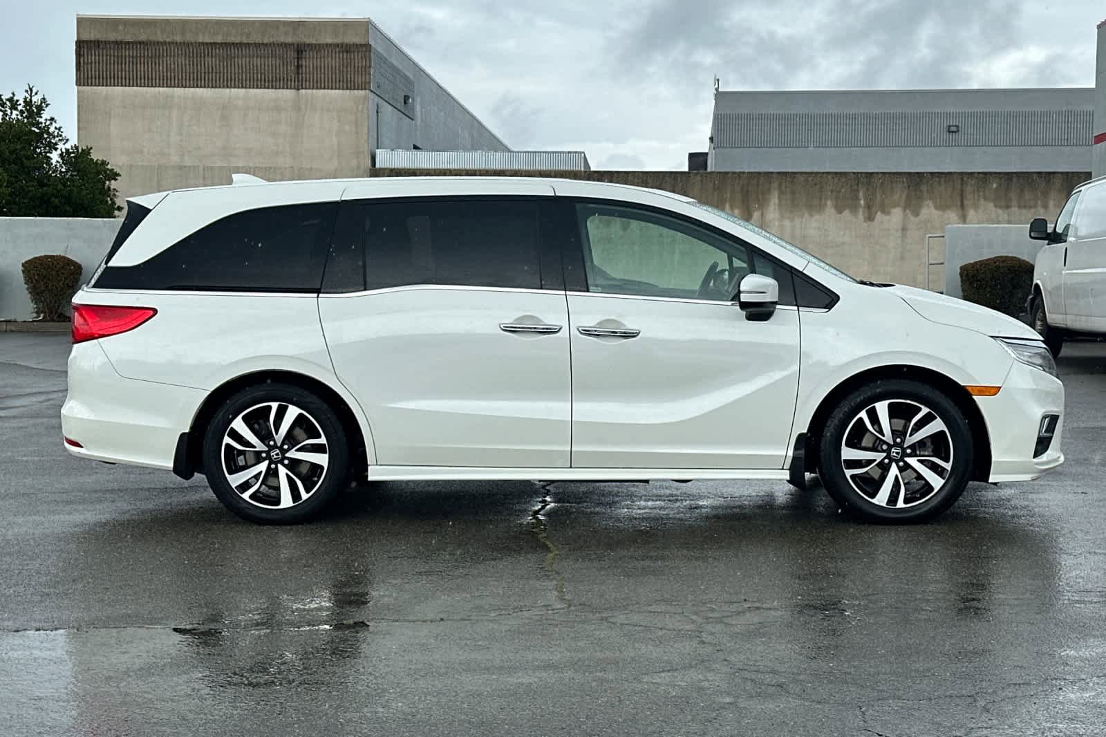 Used 2018 Honda Odyssey Elite image 6