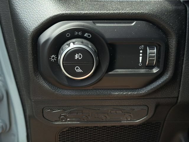 Used 2024 Jeep Gladiator Sport AWD/4WD image 32