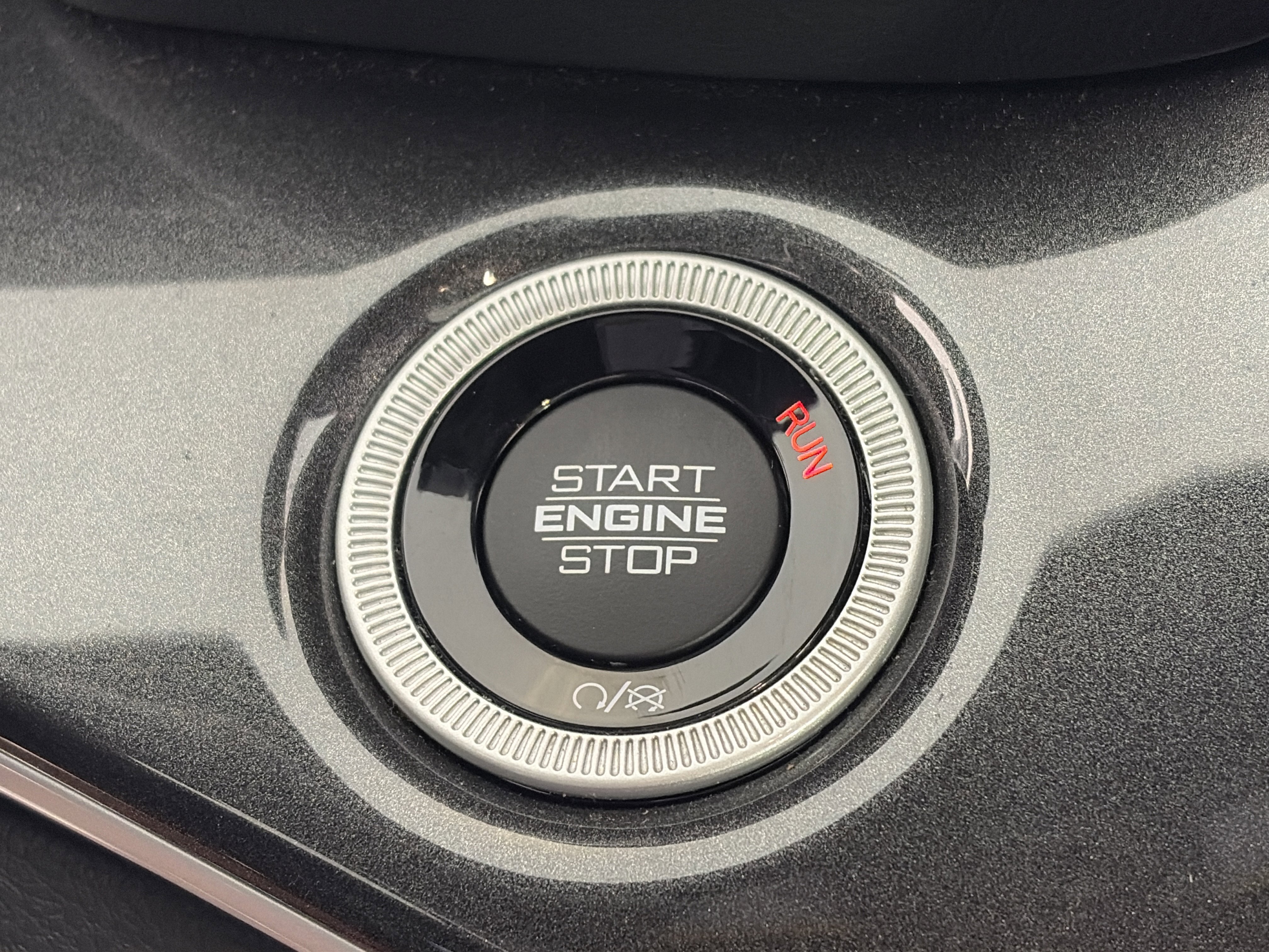 Used 2023 Jeep Grand Cherokee L Laredo image 29