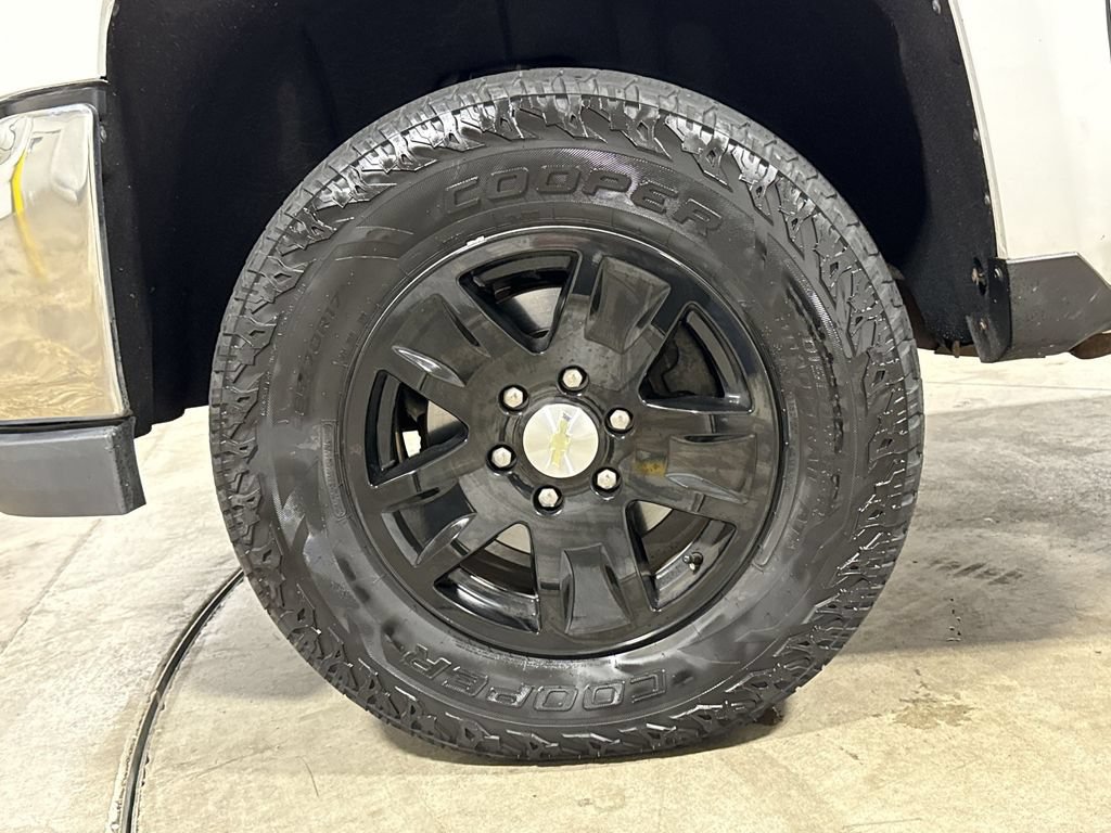 Used 2018 Chevrolet Silverado 1500 LT w/ Trailering Package AWD/4WD image 26