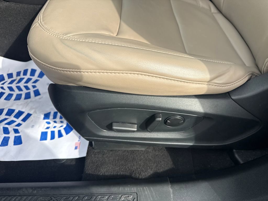 Used 2024 Ford Explorer XLT w/ Equipment Group 202A image 31