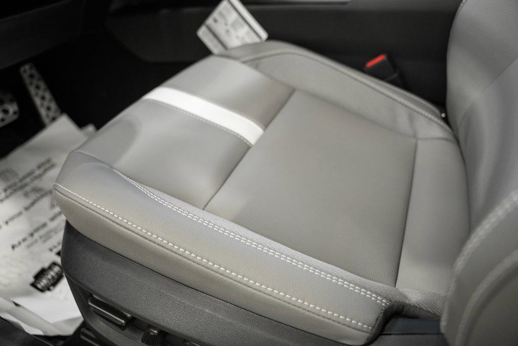 New 2026 Toyota Camry SE FWD image 31