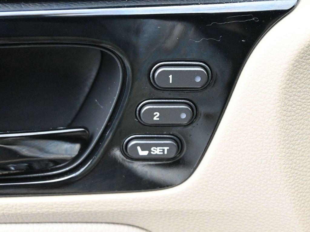 Used 2024 Honda Odyssey Elite image 5