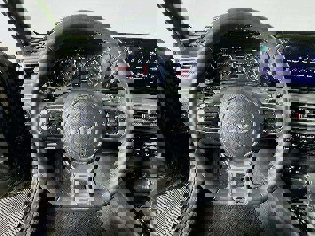 Used 2023 Kia K5 GT-Line image 11